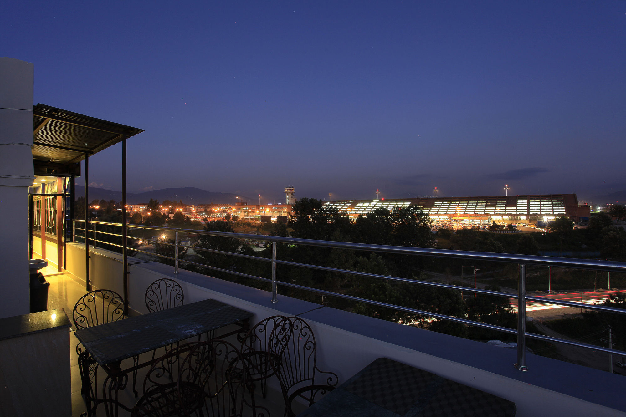 Hotel Meridian Suite Kathmandu Exteriör bild